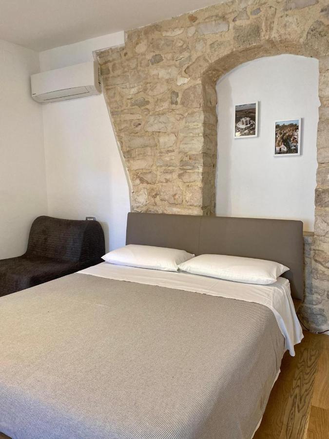Altrelli Rooms Corato Bagian luar foto