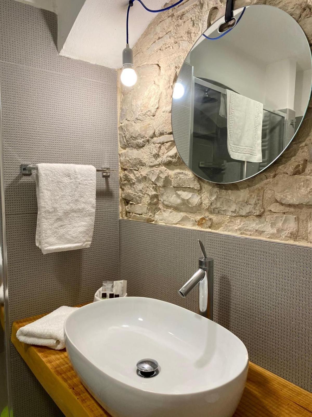 Altrelli Rooms Corato Bagian luar foto